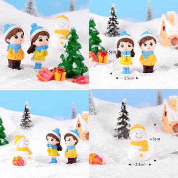 Crafteria B Winter Couple with Snowman Miniature