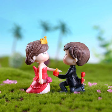 Crafteria B 2 Pcs Dream Cute Couple Proposing