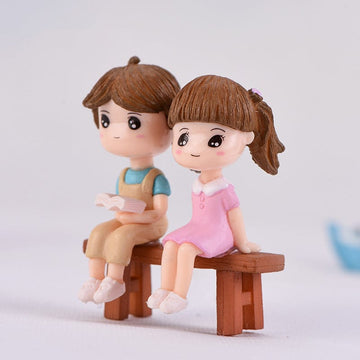 Crafteria B 2Pcs Lovely Couple Relaxing On Bench Miniature